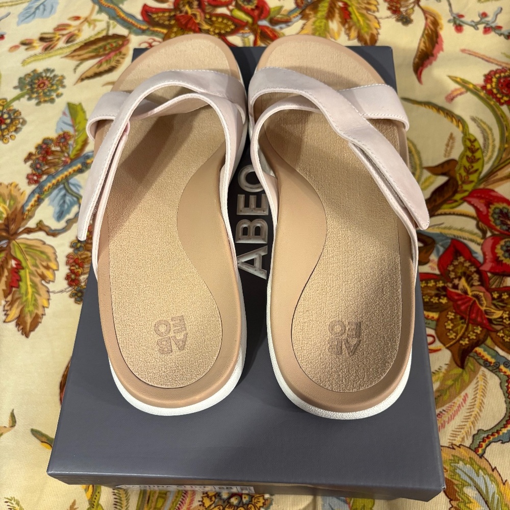 Abeo Women's Light Pink and Beige Slide Sandals
